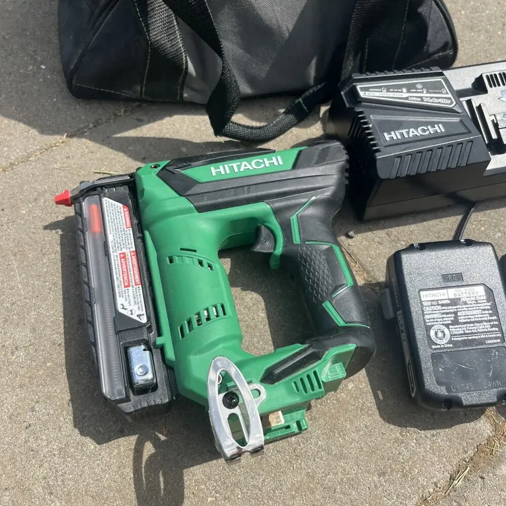 Hitachi Metabo HPT 18v Pin Nailer NP18DSAL 5/8” to 1-3/8” 23ga w/ Batteries